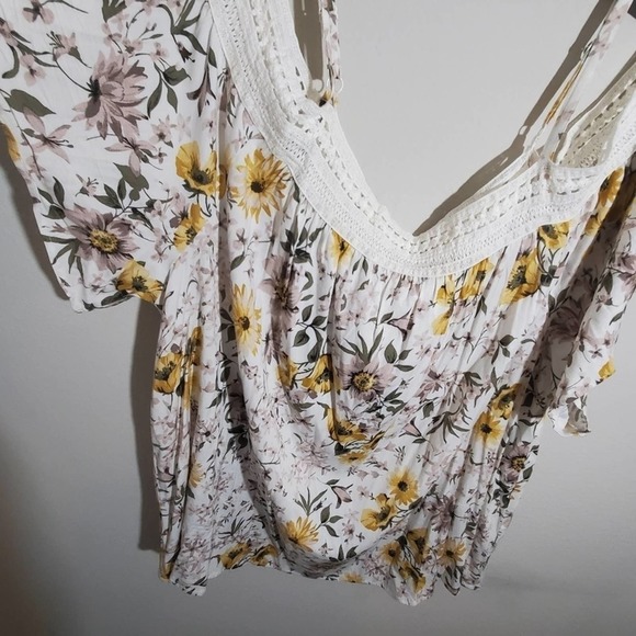 Torrid YELLOW FLORAL STRETCH CHALLIS COLD SHOULDER TOP - Picture 8 of 12